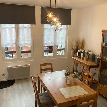 Le Clos Leonard Apartment *